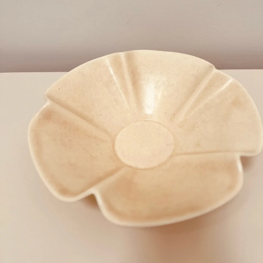 STUNNING RUFFLED HANDMADE BEIGE BOWL JAPANDI EUC MCM MID-CENTURY SERVING/DISPLAY